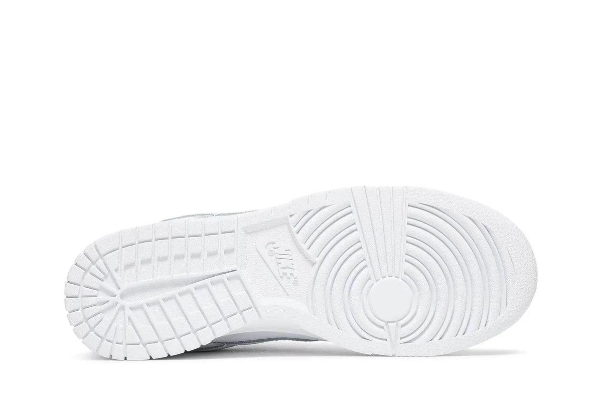 Tênis Nike Dunk Low Triple White - foto 4